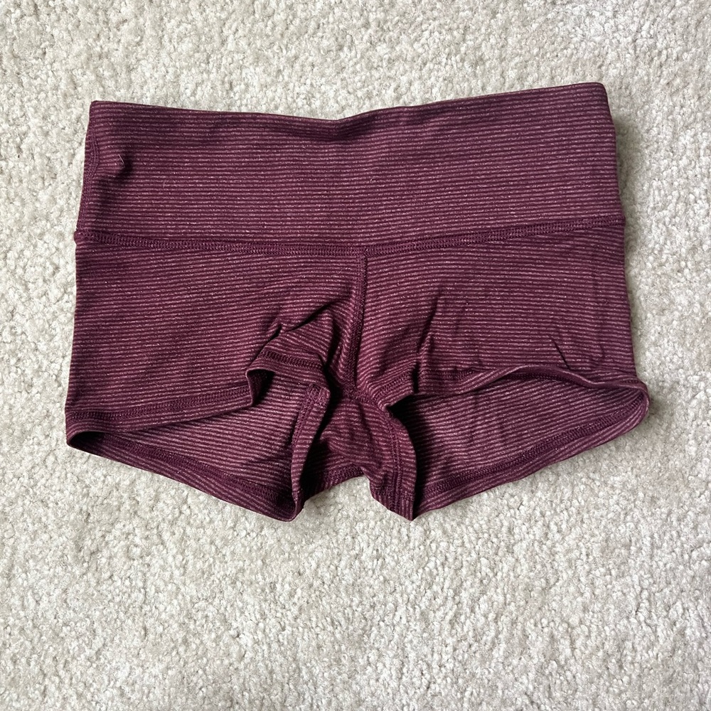 Retro lululemon low rise boogie shorts size 4